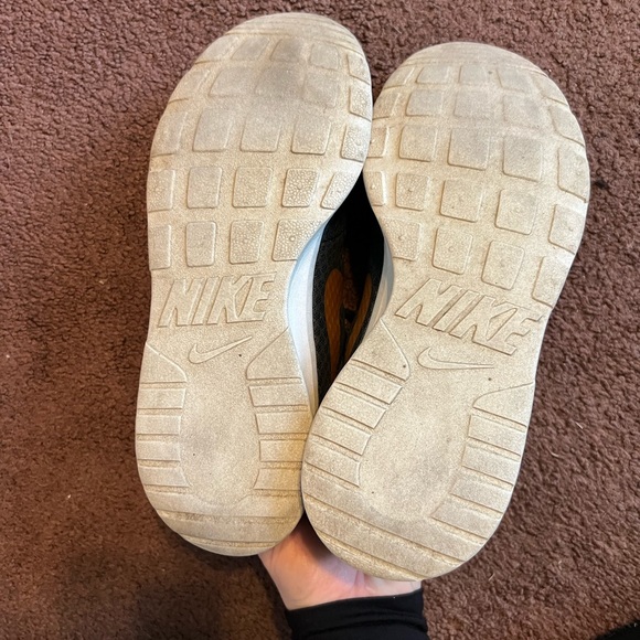 Nike Sneakers - Picture 3 of 4